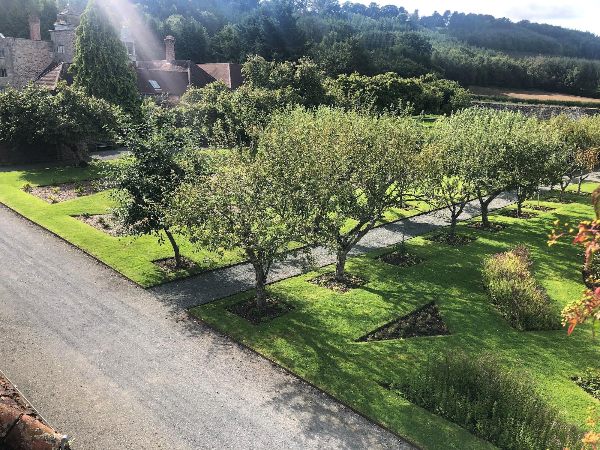 Llangoed Hall Bronllys Exteriör bild